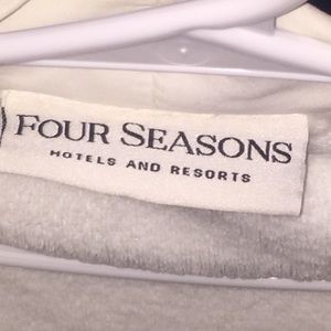 Four Seasons Luxurious White Bath Robe.